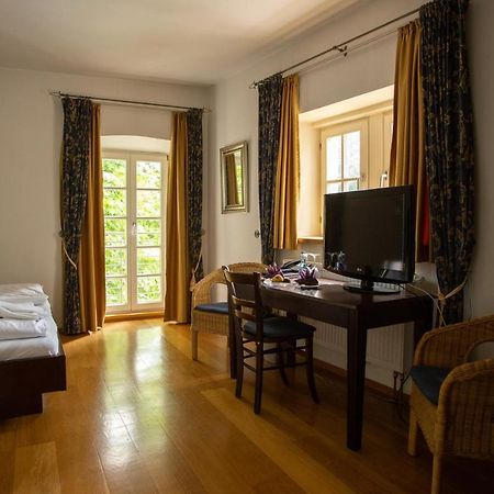 Hotel Burg Kerpen Illingen  Eksteriør bilde